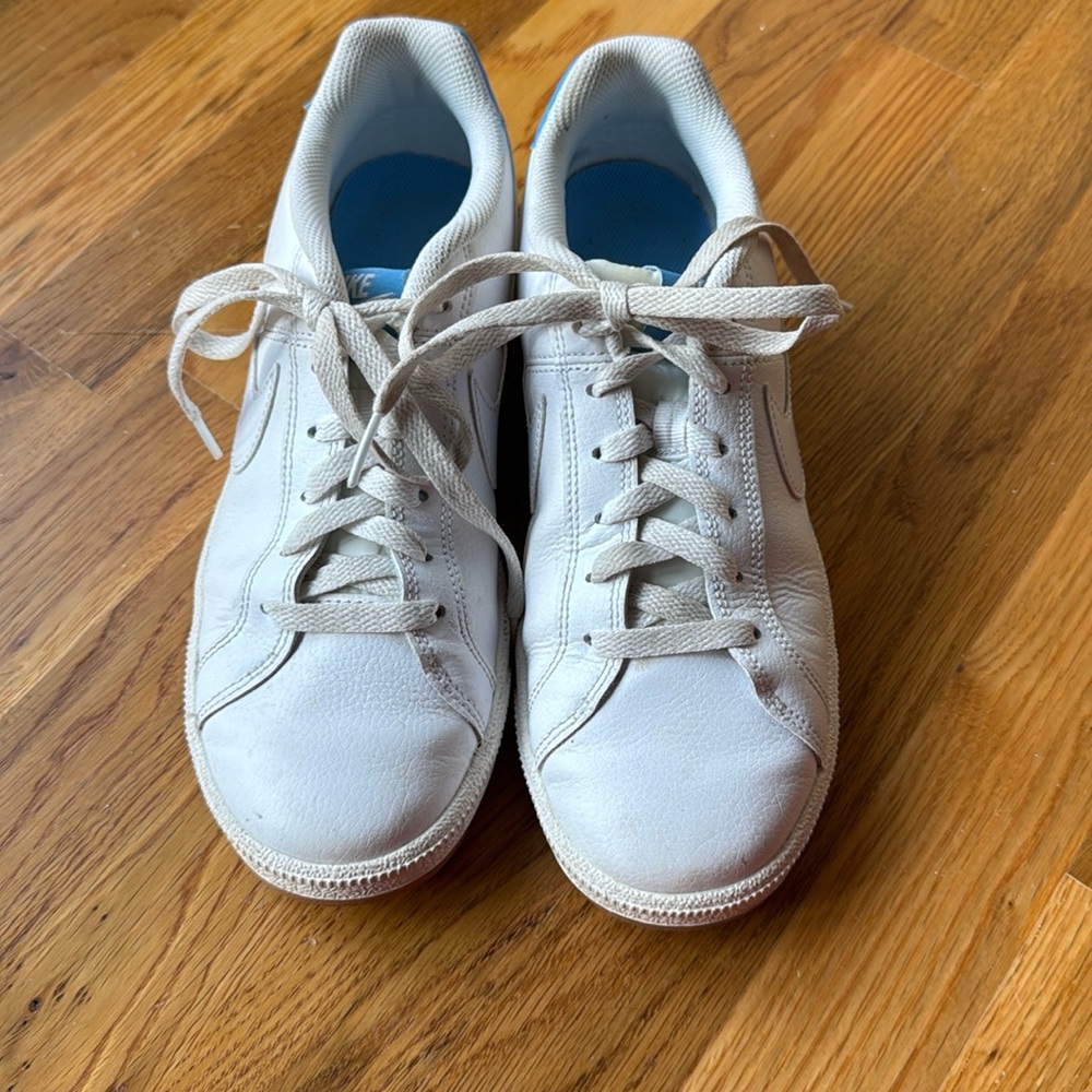 Nike Sneaker